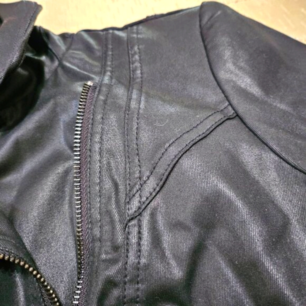 🔥HP🔥MOTO JACKET, BLACK COATED w/ DIAGONAL ZIPPERED CLOSURE from WHBM, SIZE 2P - Picture 11 of 16